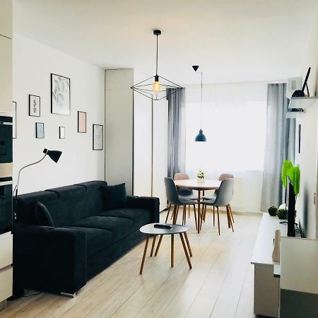 Residence P1 Oradea Bagian luar foto