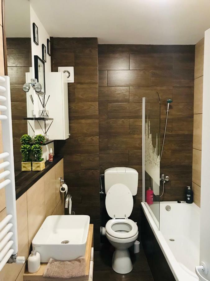 Residence P1 Oradea Bagian luar foto